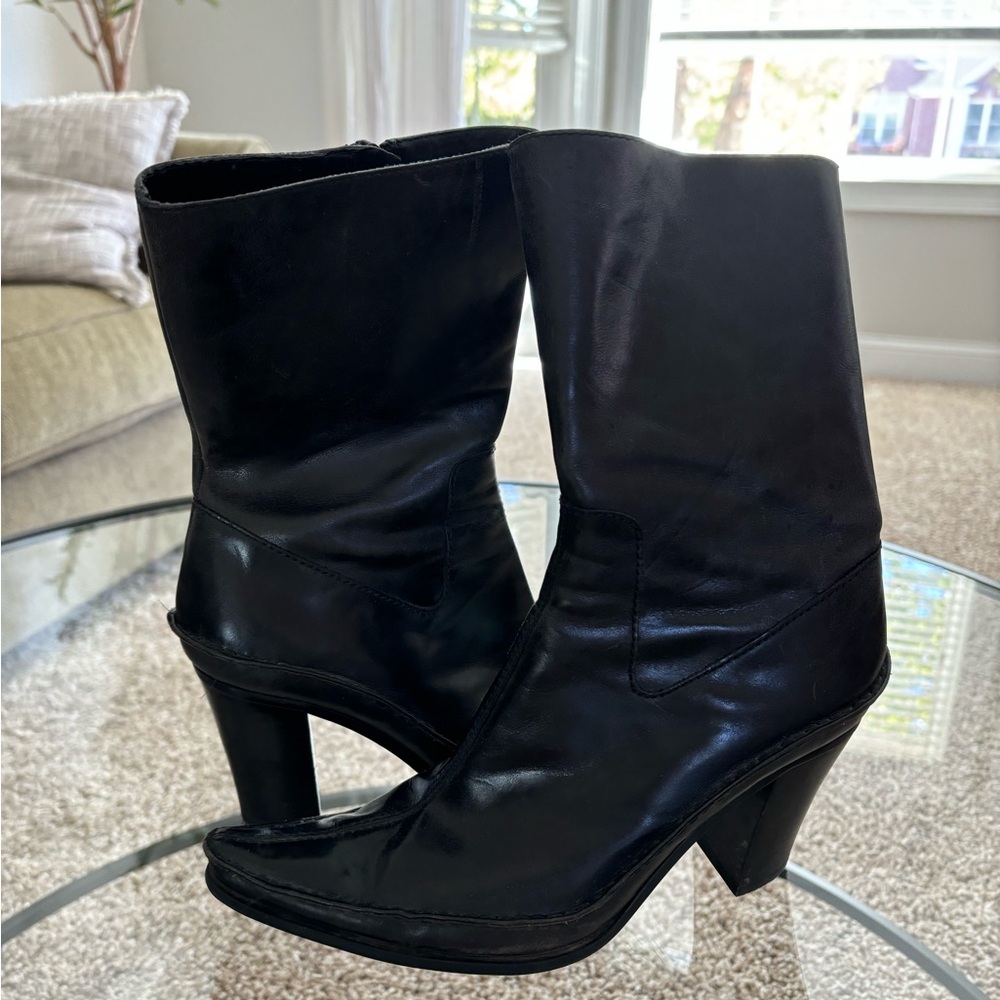 Nine West boots, leather upper, sides zips.